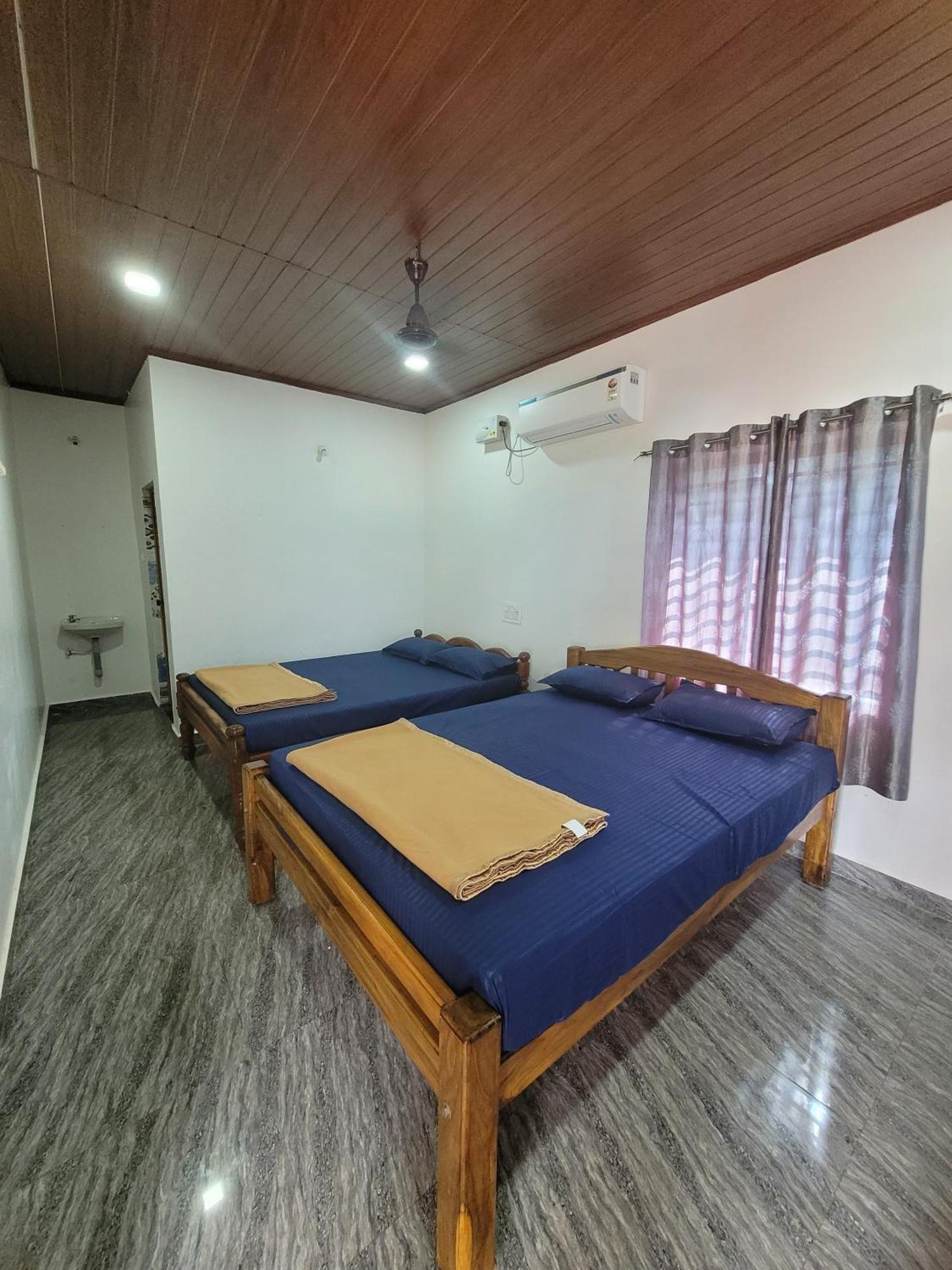 Hotel Golden Sky Gokarna  Exterior foto